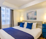 Memento Simcoe Street Apartment