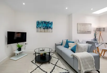 Modern 2BR