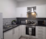 Delia's 3-Bedroom Apartment in Liverpool