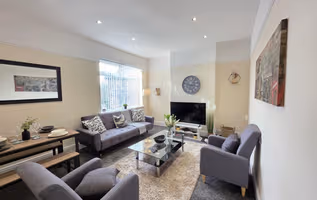 Delia's 3-Bedroom Apartment in Liverpool