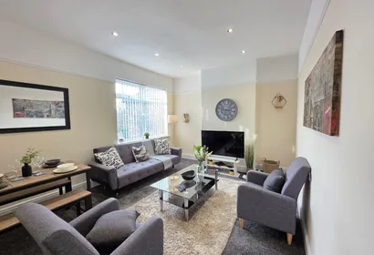 Delia's 3-Bedroom Apartment in Liverpool