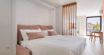 Manuel Luiz service apartment