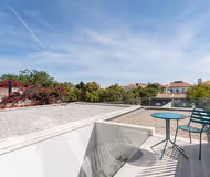 Manuel Luiz service apartment