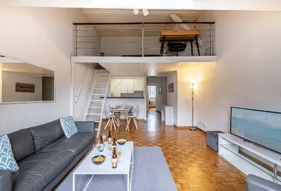 Nations Serviced Apartment, Les Paquis District