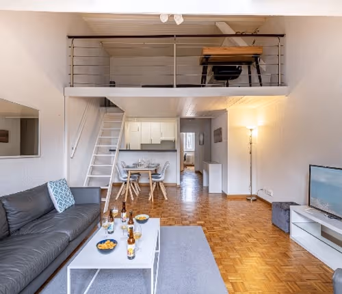 Nations Serviced Apartment, Les Paquis District