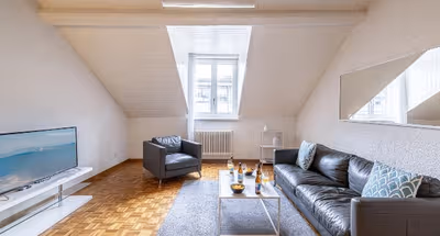 Nations Serviced Apartment, Les Paquis District