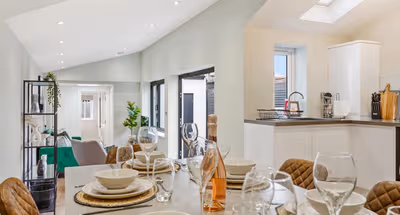 Modern 3x bed with outside space