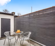 Modern 3x bed with outside space