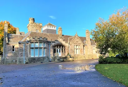 Lesmurdie House