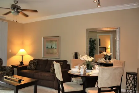 Kirby Dr. Apartments Near Old Braeswood