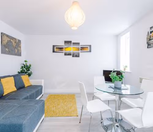 2B Apart close to Everton FC