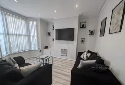 Spacious 3Bed 2bathroom Hse Close to Everton & LFC