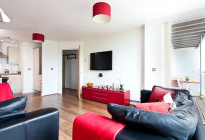 Central MK Apartment with Balcony and Free Parking