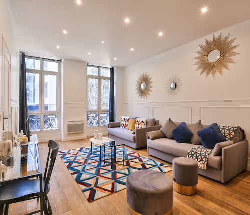 Paris Louvre Serviced Apartment