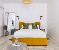 Light-filled Studio with AirCon near Tube