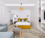 Light-filled Studio with AirCon near Tube