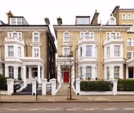 Light-filled 2-Bedroom Chelsea Apartment