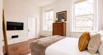 Light-filled 2-Bedroom Chelsea Apartment