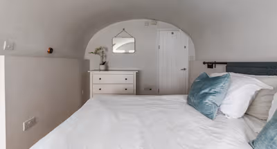 Elegant Georgian Flat in Historic Bath with Garden