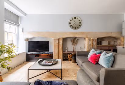 Elegant Georgian Flat in Historic Bath with Garden