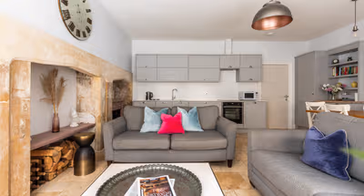 Elegant Georgian Flat in Historic Bath with Garden