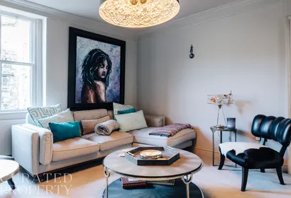 Modern & Stylish 2 Bedroom Loft Apartment