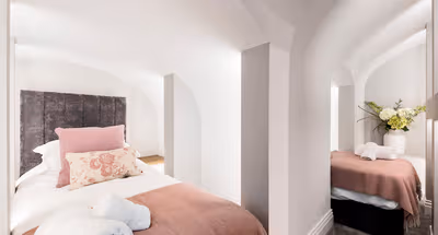 Wine Vaults with Hot Tub & Private Courtyard