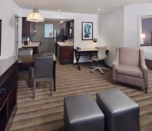 Concourse Dr. ApartHotal