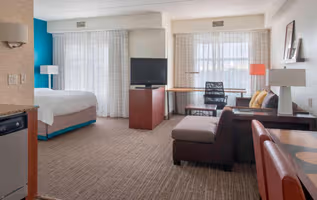 International Blvd Elizabeth Aparthotel