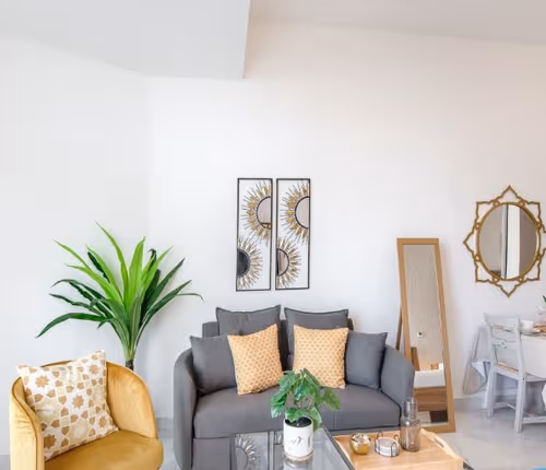 Luxury Studio Escape At Millenium Binghatti Residence