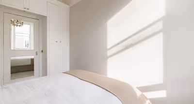 Chic & Light-filled Earls Court Flat near Tube