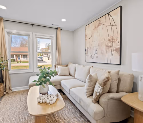 Charming Crystal Lake Retreat