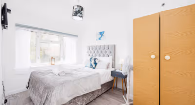Double bed bedroom at 2 Bed Grafton Rd