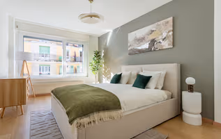 Stylish Lakeside Homes