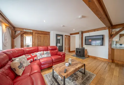 8 Bedroom/6 Bath House/Large Patio/Large Parking