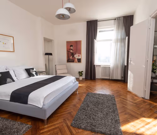 Vase Carapica Serviced Apartment