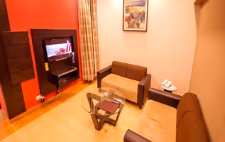 Road 23 Serviced Apartment