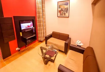 Road 23 Serviced Apartment