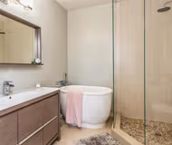 Lincoln Ave Apartment