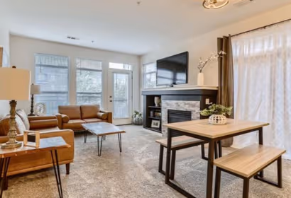 Lincoln Ave Apartment