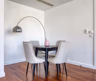 Rue Lord Byron Serviced Apartment