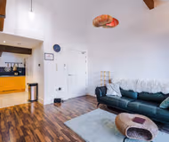 Central MCR 2BR2BA Parking WiFi Full Kitchen