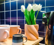 Central MCR 2BR2BA Parking WiFi Full Kitchen