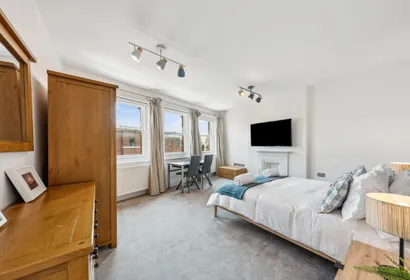 Stunning 3-Bedroom Apartment in Hampstead