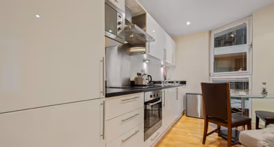 Fully equipped kitchen in 1 bed at string