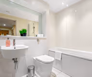 Bathroom - 1 bed apartment