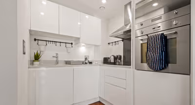 Fully equipped kitchen in 1 bed at Talisman & Duckman Tower at Canary Wharf by MySquare