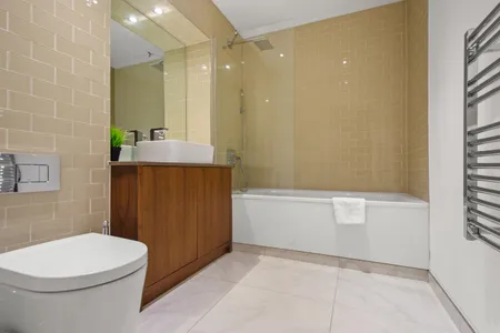 Bathroom - 1 bed apartment
