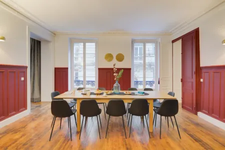 Magnificently Furnished 5BR Jewel in Champs-Élysées
