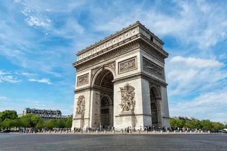 Magnificently Furnished 5BR Jewel in Champs-Élysées